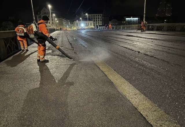 Rund 350 Tonnen Fasnachtsabflle rumte die Stadtreinigung weg.  | Foto: Bau- und Verkehrsdepartement  Basel
