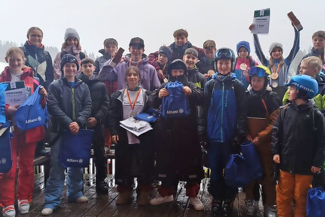 Die jungen Skifahrerinnen und Skifahrer haben wieder viele Siege eingefahren.  | Foto: Karin Frster