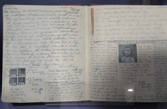 Eine Seite aus dem Tagebuch von Anne F...a Nahn war Gastrednerin der Eröffnung.  | Foto: Susanne Kerkovius