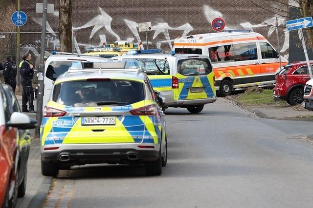 Randale und ein Messer – Erneut endet Polizeieinsatz tödlich