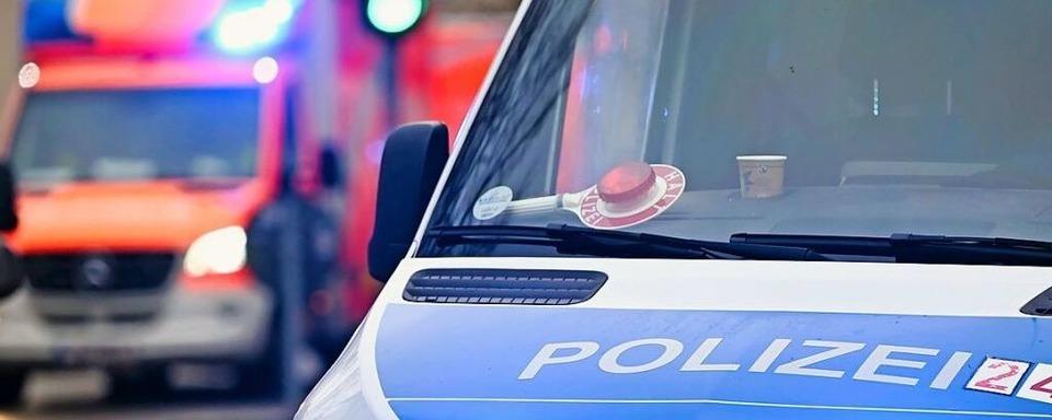 Autofahrer nach schwerem Verkehrsunfall auf B31 in Lebensgefahr