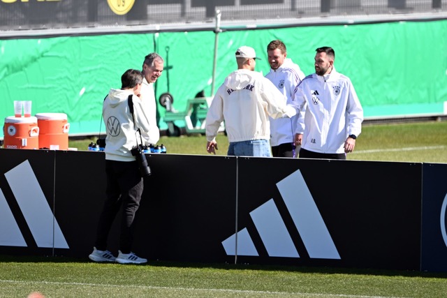 Niclas F&uuml;llkrug kam beim Training der Nationalmannschaft vorbei.  | Foto: Federico Gambarini/dpa