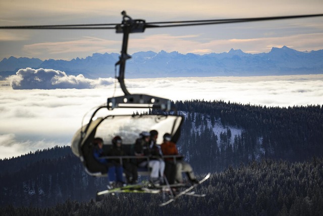 Am Feldberg (Bild) sind noch ein paar ...arzwald ist die Saison bereits vorbei.  | Foto: Patrick Seeger (dpa)