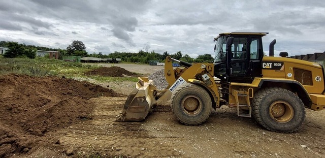 Auf diesem Grundstck im Gewerbepark B...bis zu 1100 Geflchtete gebaut werden.  | Foto: MAx Schuler