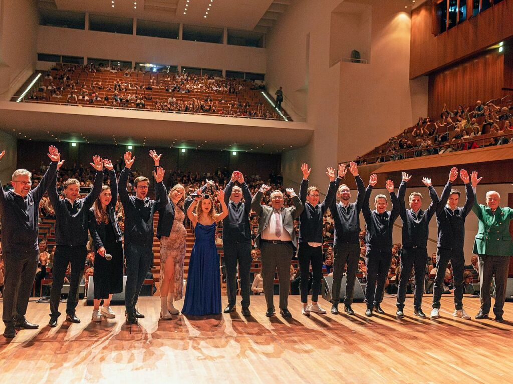 Das Team Freiburg Schwarzwald auf der Bhne.