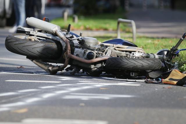 Motorradfahrer bei Unfall zwischen Lausheim und Mnchingen leicht verletzt