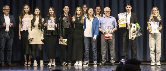 Die Sportler des Jahres (von rechts): ...eyballclubs als Mannschaft des Jahres.  | Foto: Volker Mnch