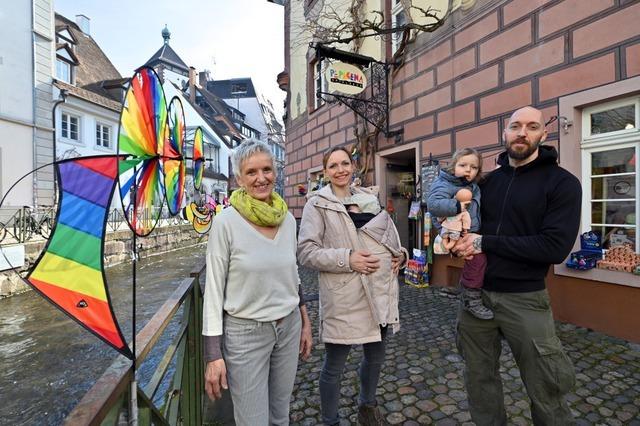 Der Spielzeug-Laden Papagena in der Freiburger Altstadt muss doch nicht schlieen