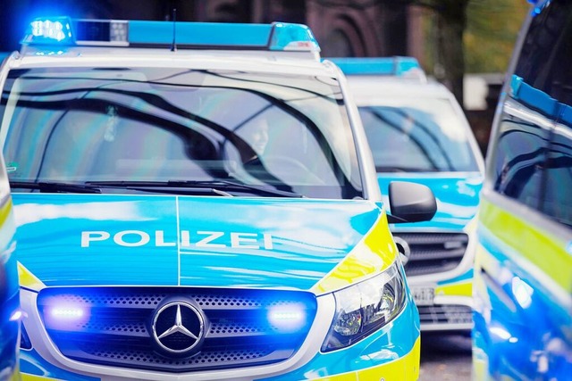 Beide Beteiligten erlitten bei dem Unfall leichte Verletzungen.  | Foto: Rolf Vennenbernd (dpa)