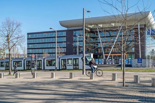 Kampf ums Straburger Rathaus und um eine Affre