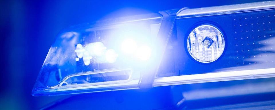 Fahrer in Freiburg flchtet, nachdem er ein Auto gerammt hat