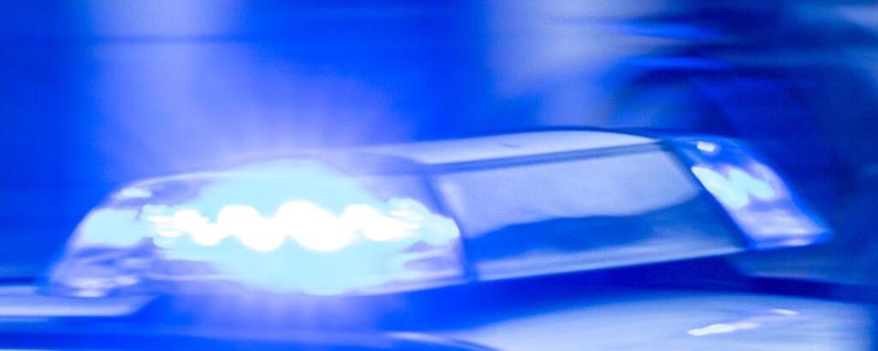 In Murg fliegt eine Kurbel gegen Auto - Die Polizei sucht Zeugen