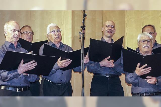 Bier, Tulpen und viele Mnner