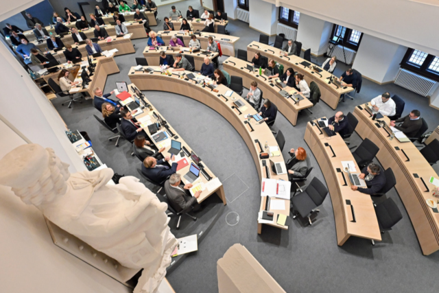 Gemeinderat verabschiedet Rekordhaushalt - Verbalattacke auf Oberbrgermeister Horn