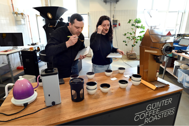 Dieser Freiburger will weltbester Kaffeerster werden