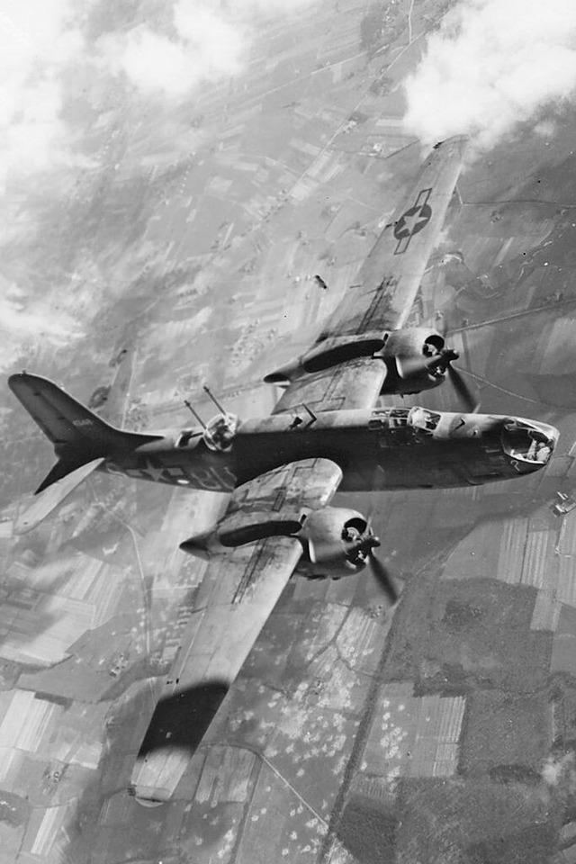 Douglas A-20 Havoc-Bomber, ein Flugzeu...45 ber Offenburg abgeschossen worden.  | Foto: US National Archives