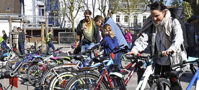 89 Fahrrder wechselten bei der Velo-Brse in Lrrach ihre Besitzer.  | Foto: Wolfgang Gckel