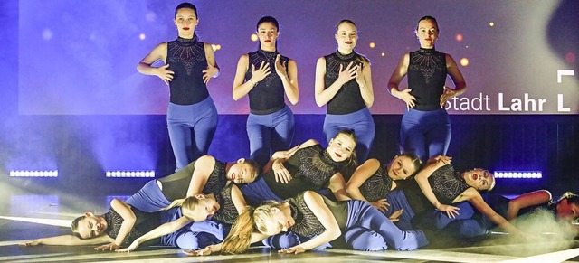 Die Lahrer Tanzschule Tanzleben bereicherte die Sportlerehrung.   | Foto: Endrik Baublies