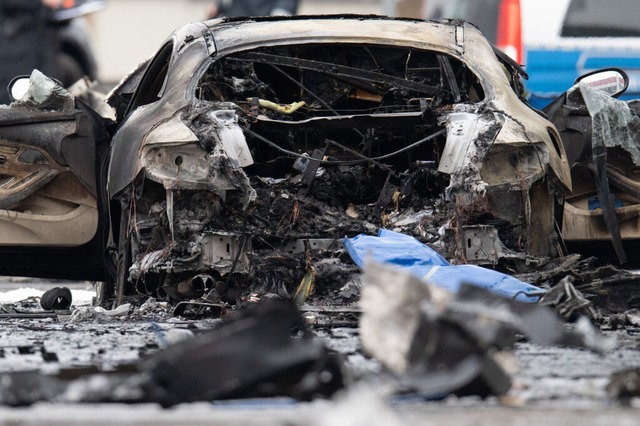 Genaue Hinweise zur Brandursache lgen derzeit noch nicht vor (Symbolfoto).  | Foto: Boris Roessler (dpa)