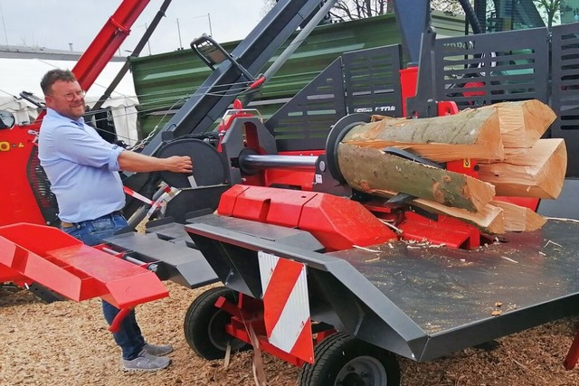 Brennholzvollautomaten waren eine der Messeneuheiten  | Foto: Winfried Kninger