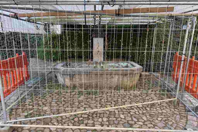 Der eingerüstete Kirchbrunnen in Stetten | Foto: Stadt Lörrach/Kornelia Schiller Der eingerüstete Kirchbrunnen in Stetten | Foto: Stadt Lörrach/Kornelia Schiller
