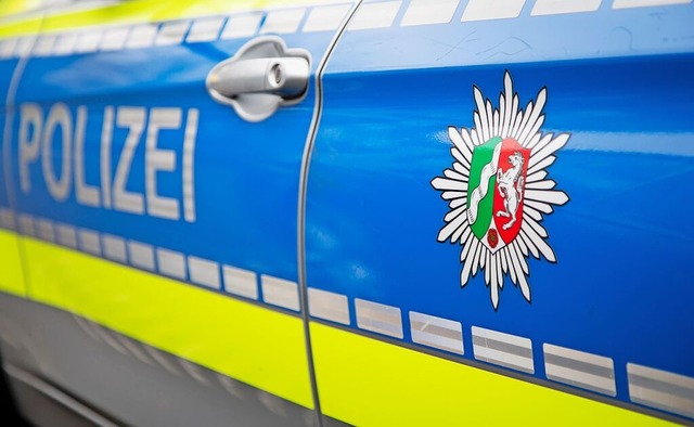 Die Polizei war beim Unfall zwischen M... und Bonndorf im Einsatz (Symbolfoto).  | Foto: Friso Gentsch (dpa)