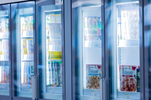 Tiefkhltruhen in einem Discounter (Symbolfoto)  | Foto: Rolf Vennenbernd (dpa)