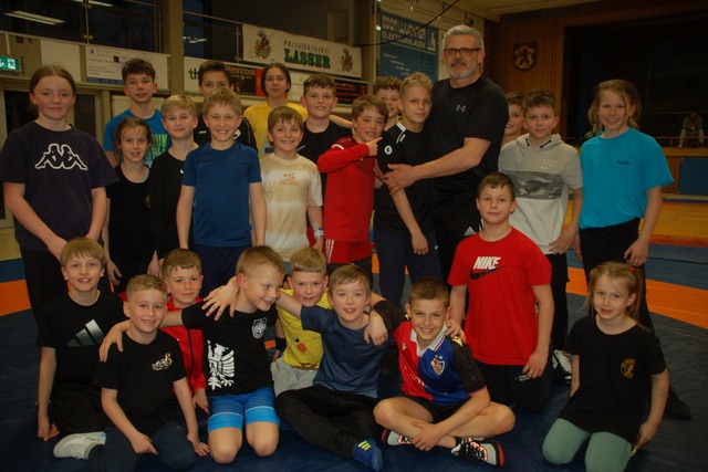 Tolle Gemeinschaft: Deutscher Meister ...gen/innen freuen sich über den Erfolg. | Foto: Petra Wunderle Tolle Gemeinschaft: Deutscher Meister ...gen/innen freuen sich über den Erfolg. | Foto: Petra Wunderle