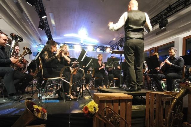 Das Doppelkonzert der Musikvereine aus Bombach und Hecklingen bot Rock und Pop