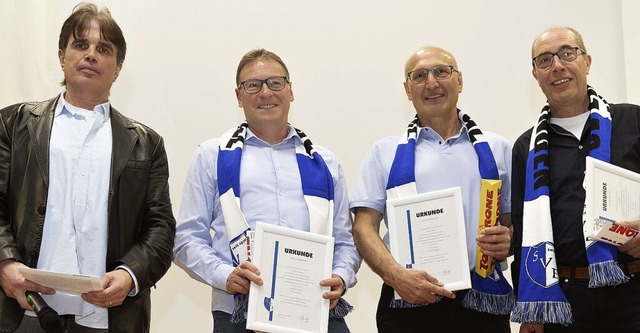 Die neuen Ehrenmitglieder beim SV Ewat... Hofbauer, Georg Vetter und Udo Huber. | Foto: Wolfgang Scheu Die neuen Ehrenmitglieder beim SV Ewat... Hofbauer, Georg Vetter und Udo Huber. | Foto: Wolfgang Scheu