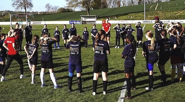 Großen Spaß bereitete das Training mit den Fußballerinnen des SC Freiburg. | Foto: Reiner Merz Großen Spaß bereitete das Training mit den Fußballerinnen des SC Freiburg. | Foto: Reiner Merz