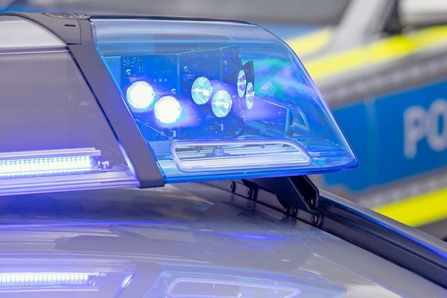 Ein 17-Jähriger hat einen Unfall gebaut (Symbolfoto). | Foto: Daniel Karmann (dpa) Ein 17-Jähriger hat einen Unfall gebaut (Symbolfoto). | Foto: Daniel Karmann (dpa)