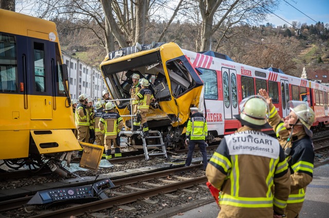 Mehrere Verletzte forderte der Zusamme...dtbahnen in Stuttgart im Februar 2024.  | Foto: Christoph Schmidt (dpa)
