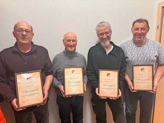 In Anerkennung und Wrdigung ihrer lan...faff, Michael Lickert und Paul Lffler  | Foto: Stefan Lffler