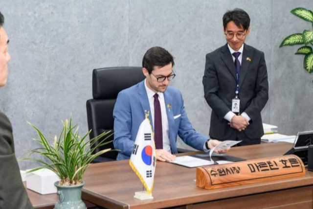 In Suwon durfte Martin Horn fr 10 Stunden als OB der Partnerstadt amtieren