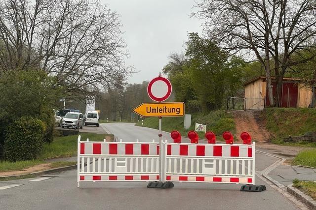 Motorradfahrer stirbt durch Unfall bei berholmanver auf Landstrae bei Kandern