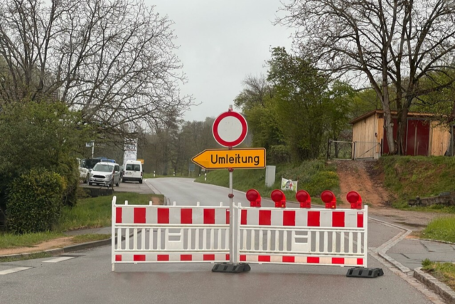 Motorradfahrer stirbt durch Unfall bei berholmanver auf Landstrae bei Kandern