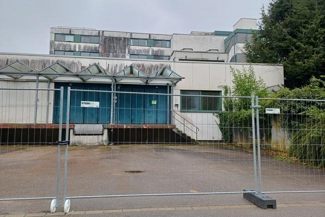 Das Rheinfelder Kreiskrankenhaus steht seit einem Jahr leer – und kostet rund 70.000 Euro im Monat