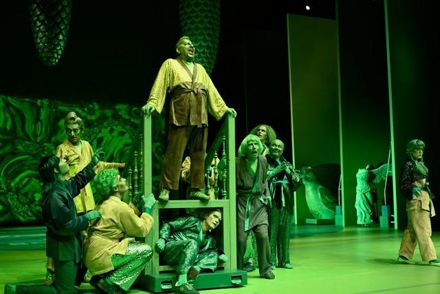 "Rauflust" am Theater Freiburg zeigt Herbert Fritschs absolutes Theater – clownesk und ohne Narrativ