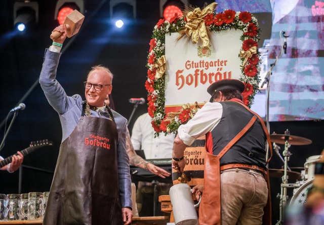 Fassanstich beim Stuttgarter Frhlingsfest  | Foto: Christoph Schmidt (dpa)