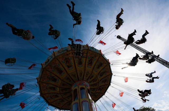 Auf dem Stuttgarter Frhlingsfest geht&#39;s rund  | Foto: Christoph Schmidt (dpa)