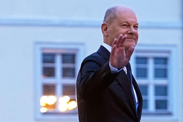 Groer Zapfenstreich fr Scholz am 5. Mai