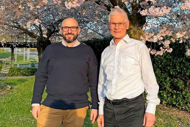 Der neue rztliche Direktor Sascha Al ... seinem Vorgnger Hartmut Ehrle-Anhalt  | Foto: Helios Klinik