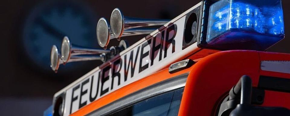 Drei Personen in Zell-Mambach nach Unfall in Auto eingesperrt