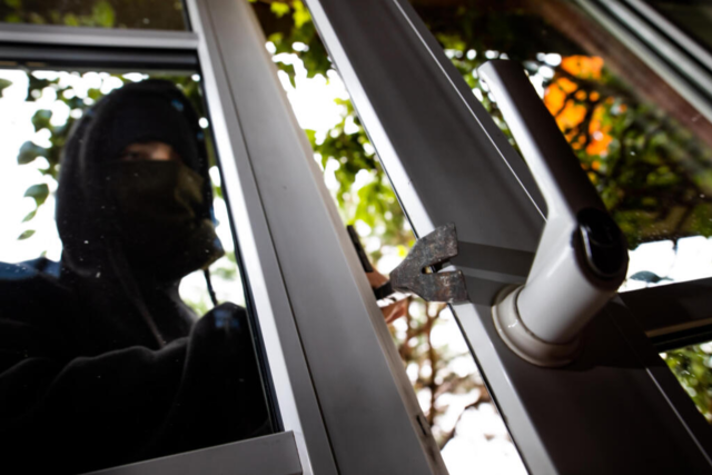 Einbrecher hinterließen in Freiburg-Zähringen und Herden Chaos und traumatisierte Bewohner