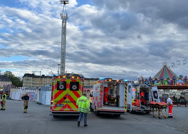 Auf dem Volksfest in Bayreuth ist es am Abend zu einem Unfall gekommen.  | Foto: Ferdinand Merzbach/NEWS5/dpa