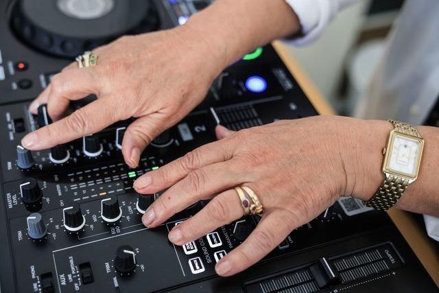 Uschi legt auf - wenn Seniorinnen DJ werden