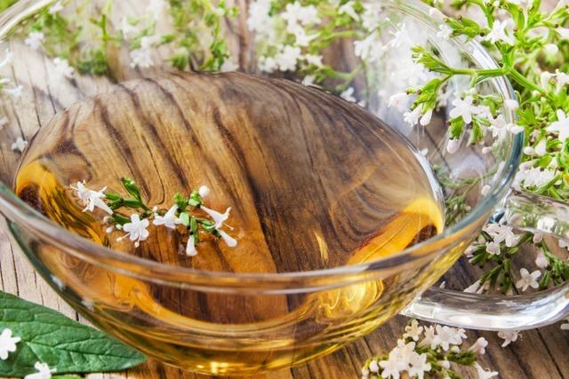 So mischt man sich seine eigene Teemischung – Tipps von einer Expertin