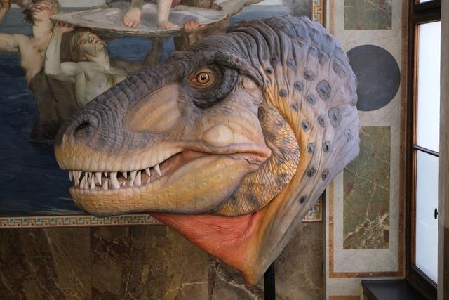 Public Viewing des Eurovision Song Contest mit "Glitzer & Glamour" im Naturhistorischen Museum