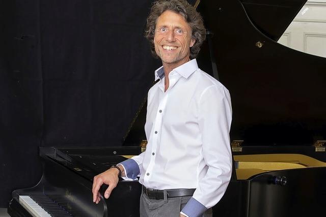 Marco Augusto gibt ein Candlelight-Flgelkonzert im Storchenhof in Teminen